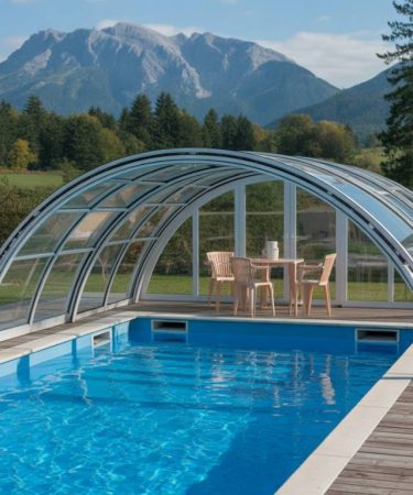 Comment bien choisir son abri de piscine : sécurité, esthétique et confort